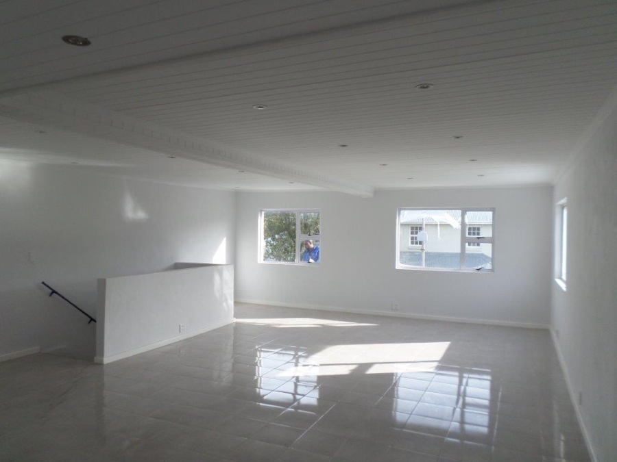 To Let Commercial Property for Rent in Wynberg Western Cape